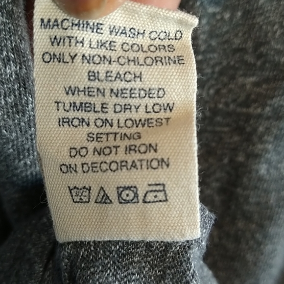 Modern Amusement tshirt size small - Picture 5 of 5